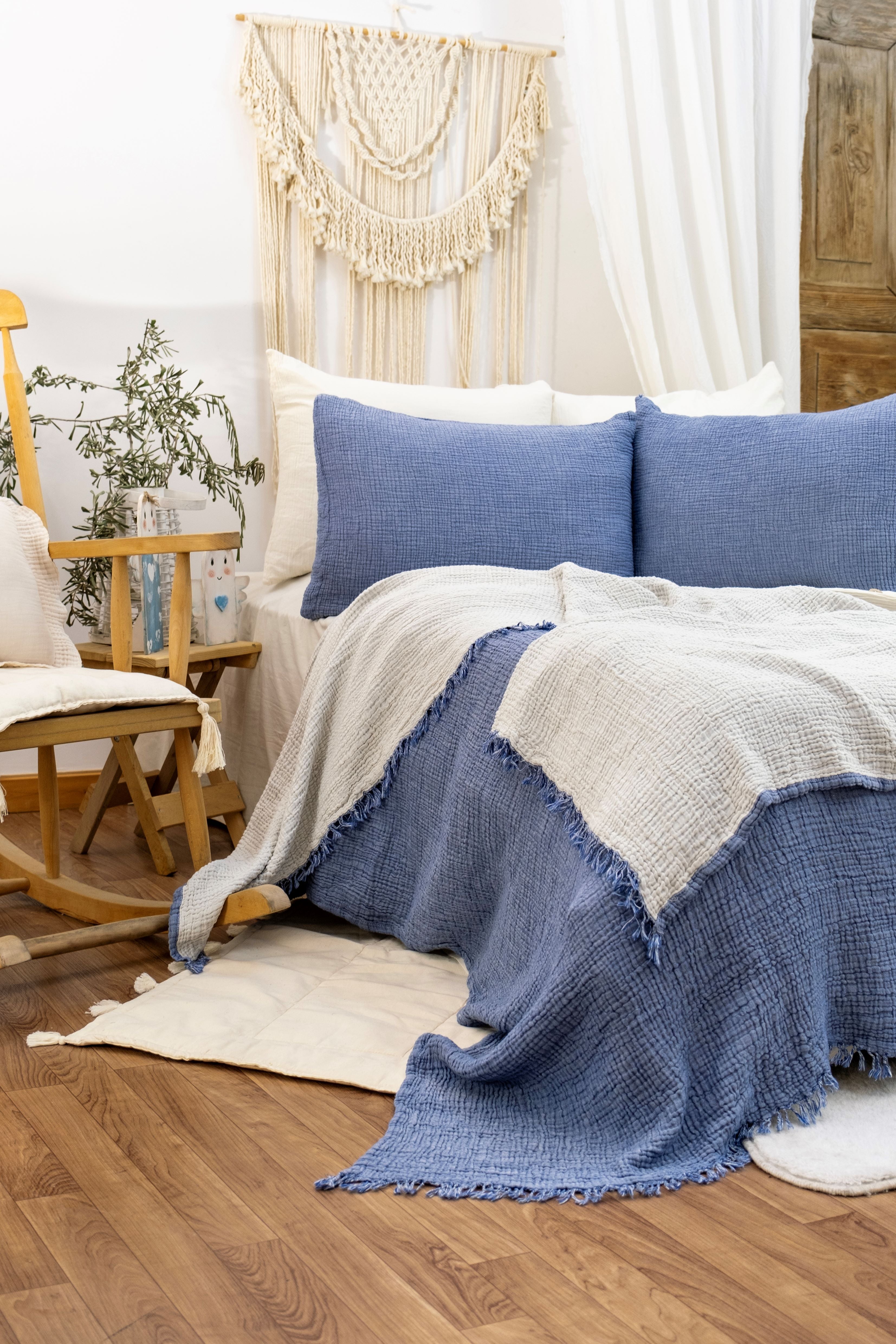 Serenity Soft Muslin Quilt - Navy