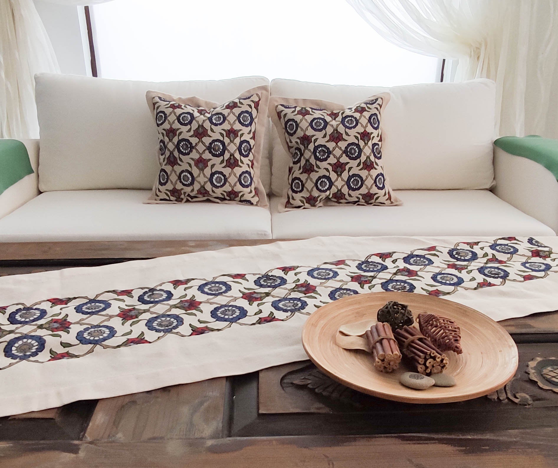 From everyday dining to casual get-together, make a statement with this adorable table runners and pillow case set.